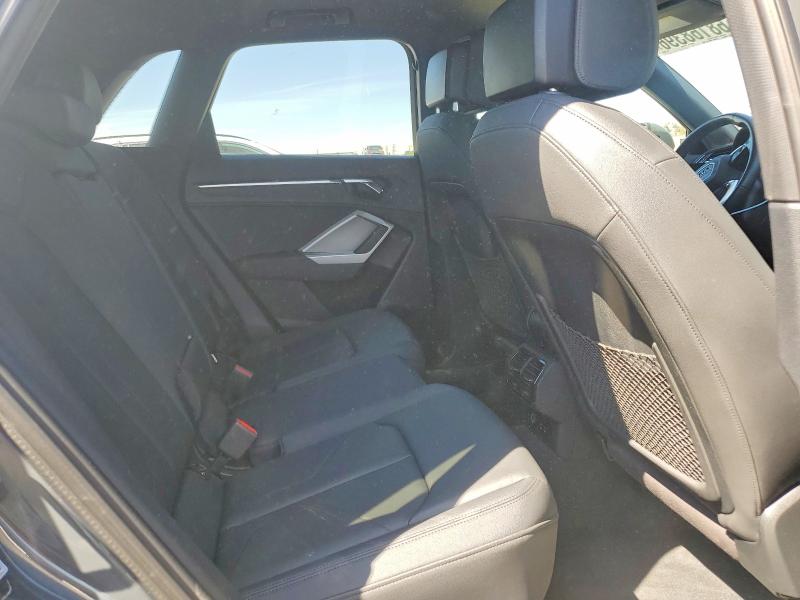 68168396 :رقم المزاد ، WA1AUCF36M1120536 vin ، 2021 Audi Q3 مزاد بيع