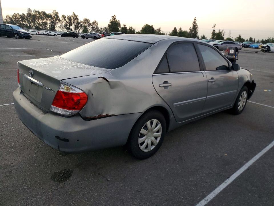 69342666 :رقم المزاد ، 4T1BE32K75U621452 vin ، 2005 Toyota Camry مزاد بيع