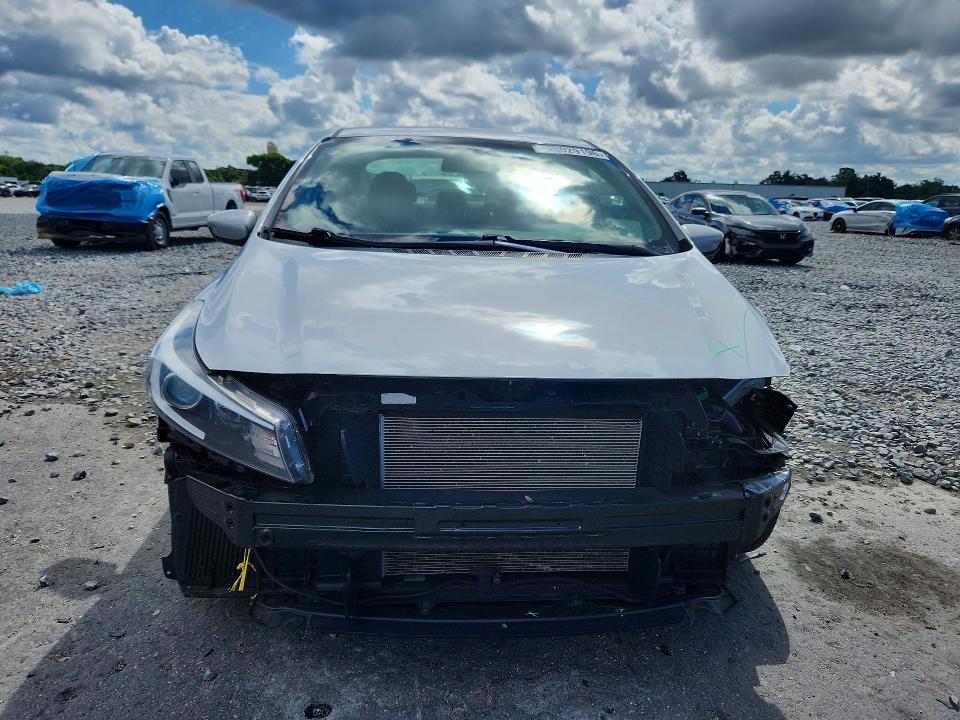 68029196 :رقم المزاد ، 3KPFL4A71JE283778 vin ، 2018 Kia Forte مزاد بيع