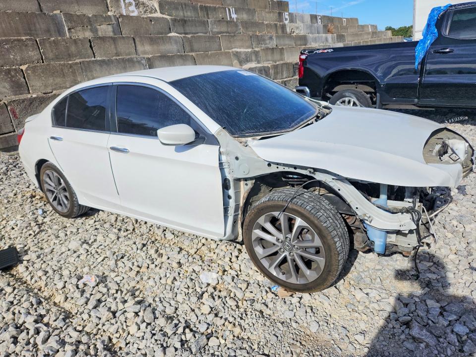 70490286 :رقم المزاد ، 1HGCR2F50FA130480 vin ، 2015 Honda Accord مزاد بيع