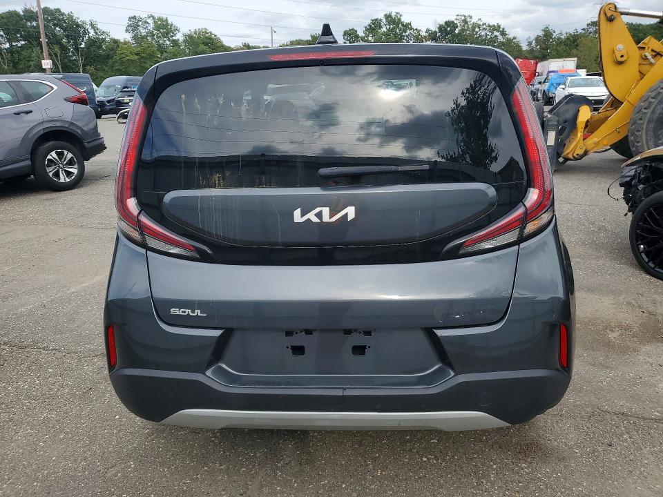 70582096 :رقم المزاد ، KNDJ23AU6P7879507 vin ، 2023 Kia Soul مزاد بيع