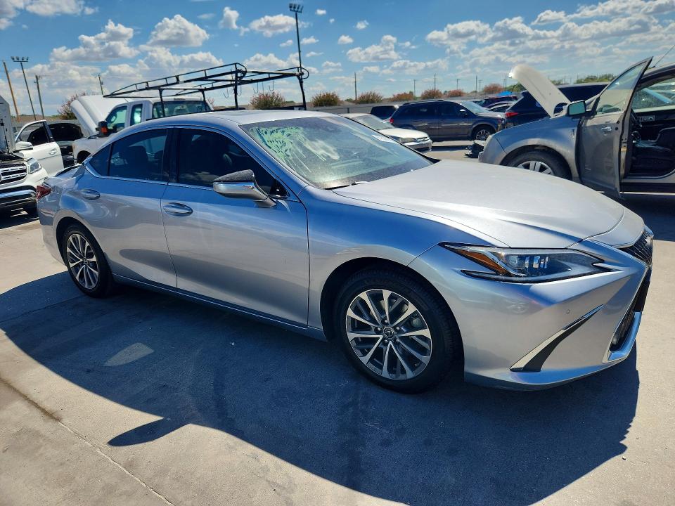 Продажа на аукционе авто 2022 Lexus Es 350, vin: 58ADZ1B1XNU130990, номер лота: 67526706