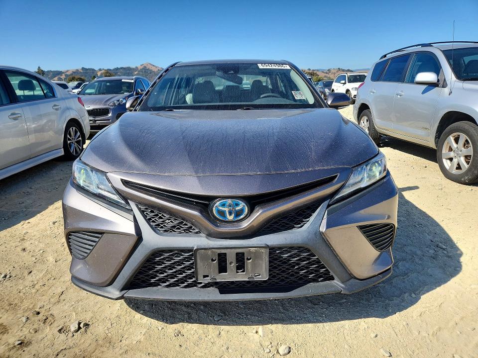 69424986 :رقم المزاد ، 4T1B21HK2JU505543 vin ، 2018 Toyota Camry Hybrid مزاد بيع