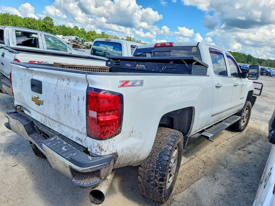 67837286 :رقم المزاد ، 1GC1KWE80FF633569 vin ، 2015 Chevrolet Silverado مزاد بيع
