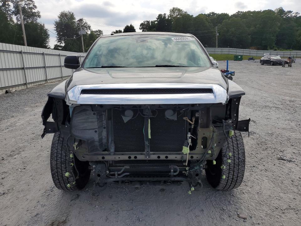 68480696 :رقم المزاد ، 5TFAY5F1XKX856555 vin ، 2019 Toyota Tundra مزاد بيع