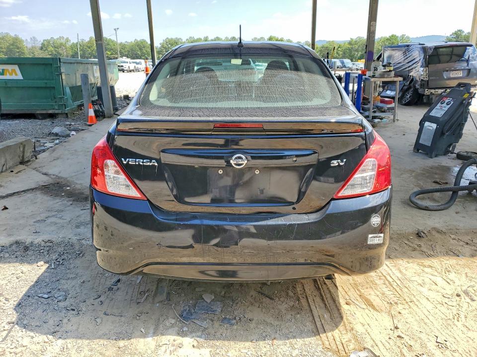 69388576 :رقم المزاد ، 3N1CN7AP5KL825947 vin ، 2019 Nissan Versa مزاد بيع