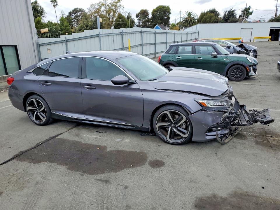 Aukcja sprzedaży 2018 Honda Accord, vin: 1HGCV1F35JA262972, numer aukcji: 67454636