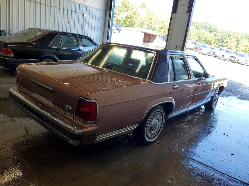 1991 Ford Crown Victoria მანქანა იყიდება აუქციონზე, vin: 2FACP73F6MX107052, აუქციონის ნომერი: 68106386