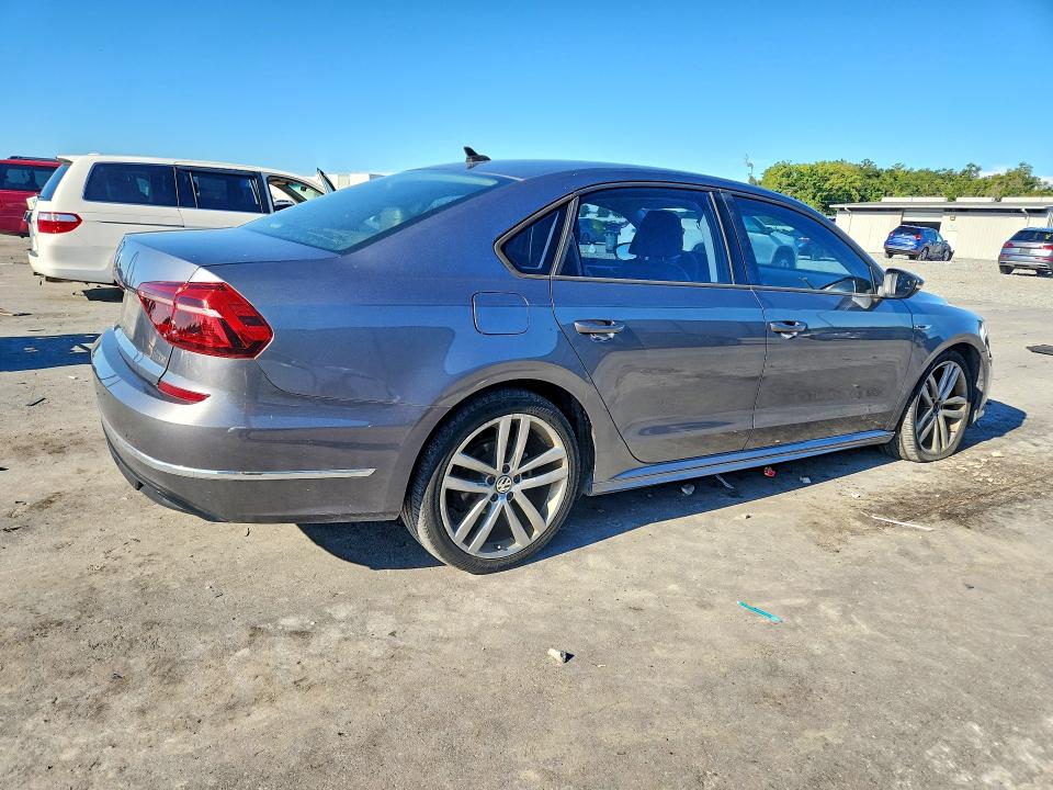 67899316 :رقم المزاد ، 1VWAA7A37JC001761 vin ، 2018 Volkswagen Passat مزاد بيع