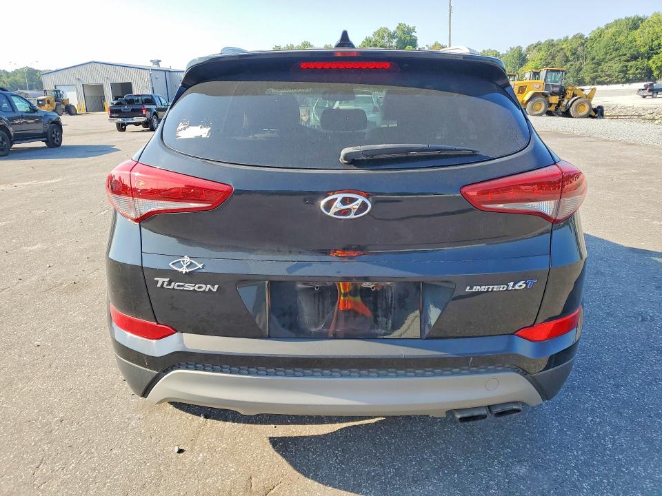 67642666 :رقم المزاد ، KM8J33A21JU639023 vin ، 2018 Hyundai Tucson مزاد بيع