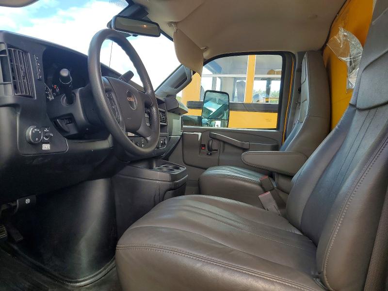 70527496 :رقم المزاد ، 7GZ37TC79NN001504 vin ، 2022 Gmc Savana مزاد بيع
