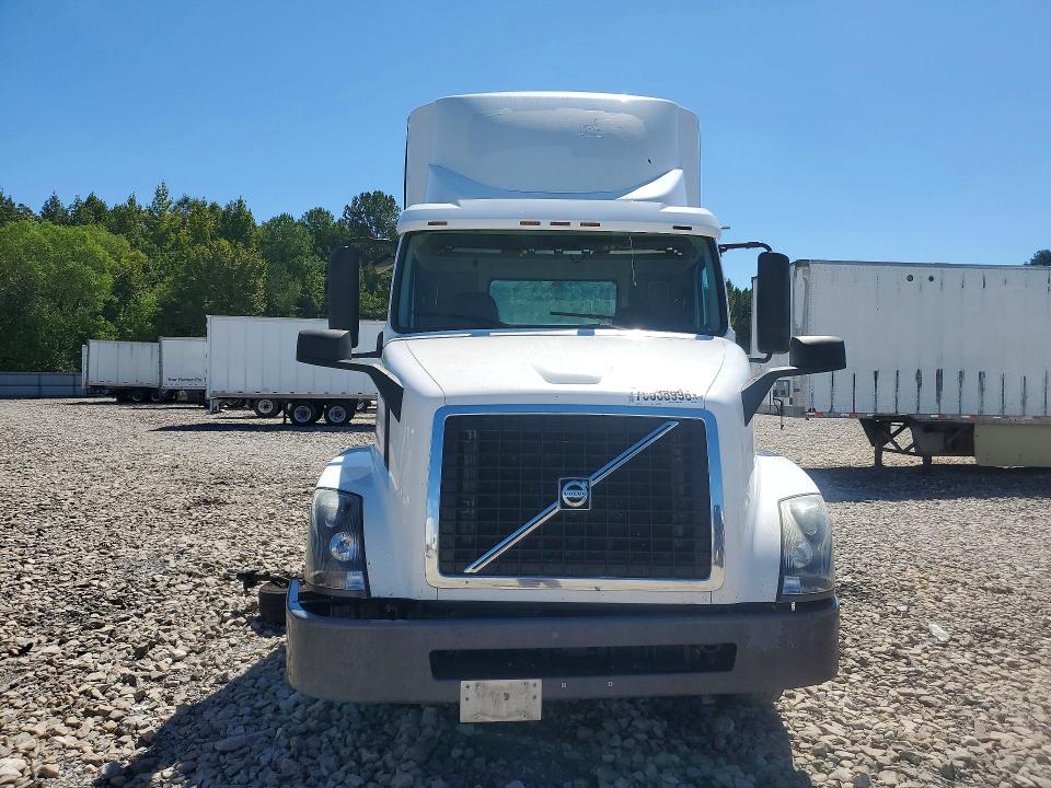 70538996 :رقم المزاد ، 4V4N39TG9HN987968 vin ، 2017 Volvo Vnl مزاد بيع