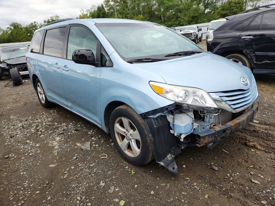 Aukcja sprzedaży 2015 Toyota Sienna, vin: 5TDKK3DC5FS612287, numer aukcji: 69919236