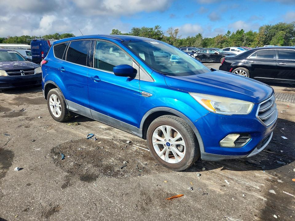Продажа на аукционе авто 2017 Ford Escape, vin: 1FMCU0GD8HUF02541, номер лота: 70044146