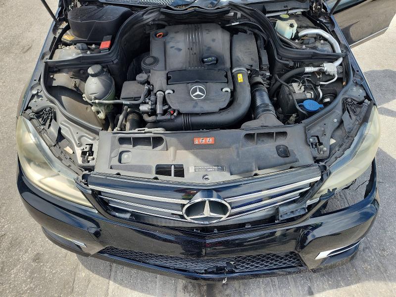 2014 Mercedes-benz C მანქანა იყიდება აუქციონზე, vin: WDDGF4HB6EG218538, აუქციონის ნომერი: 69564196