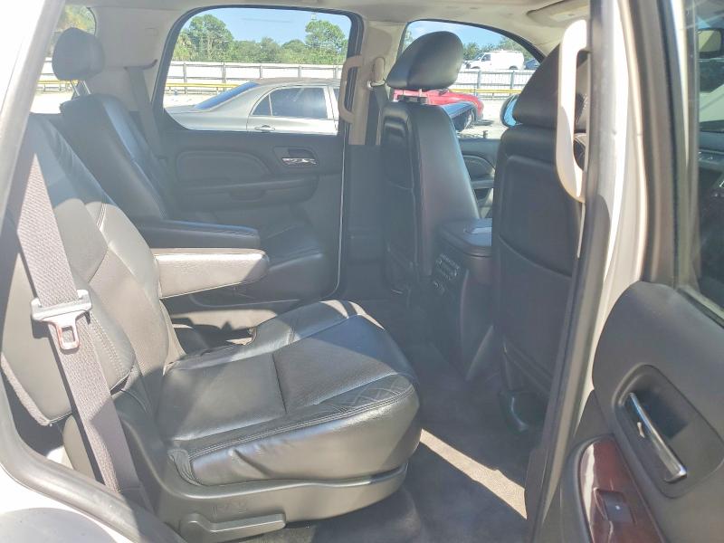 2010 Cadillac Escalade მანქანა იყიდება აუქციონზე, vin: 1GYUKBEF1AR179032, აუქციონის ნომერი: 69089076