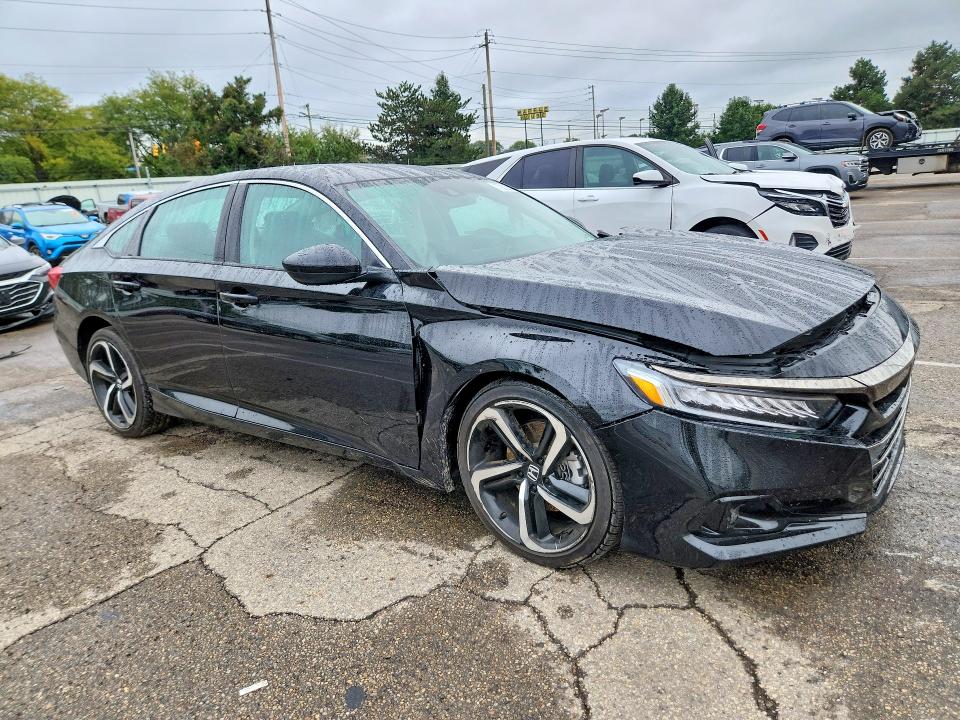 70220446 :رقم المزاد ، 1HGCV1F43NA068083 vin ، 2022 Honda Accord مزاد بيع