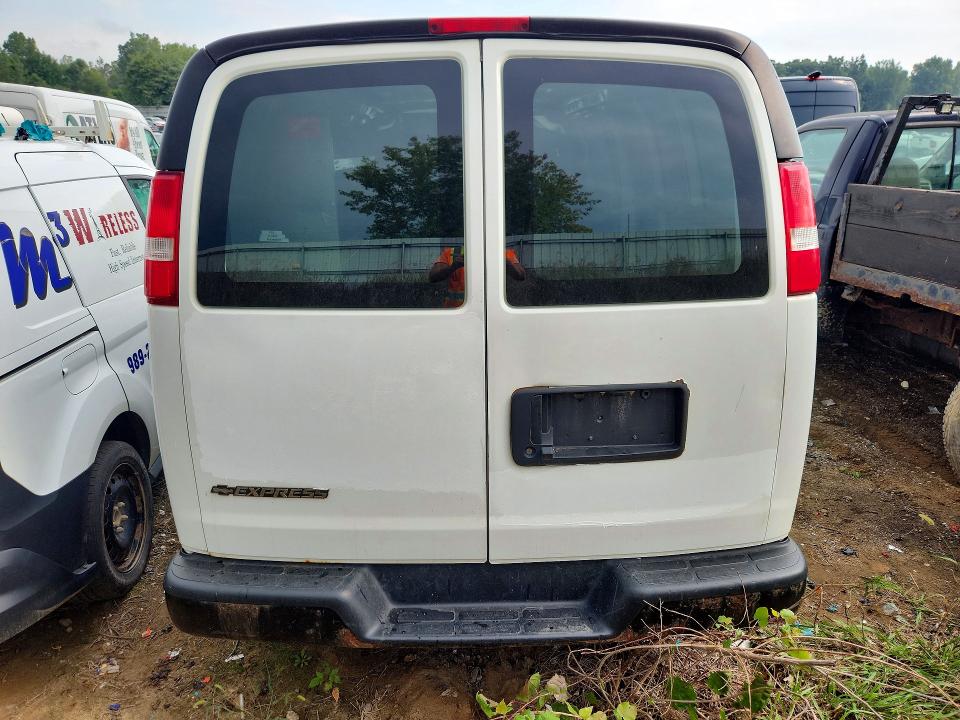 64564716 :رقم المزاد ، 1GCWGBFG3K1288776 vin ، 2019 Chevrolet Express G2500 مزاد بيع