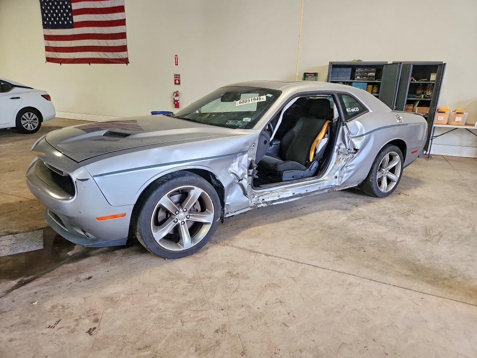 68051946 :رقم المزاد ، 2C3CDZAG2FH708776 vin ، 2015 Dodge Challenger مزاد بيع