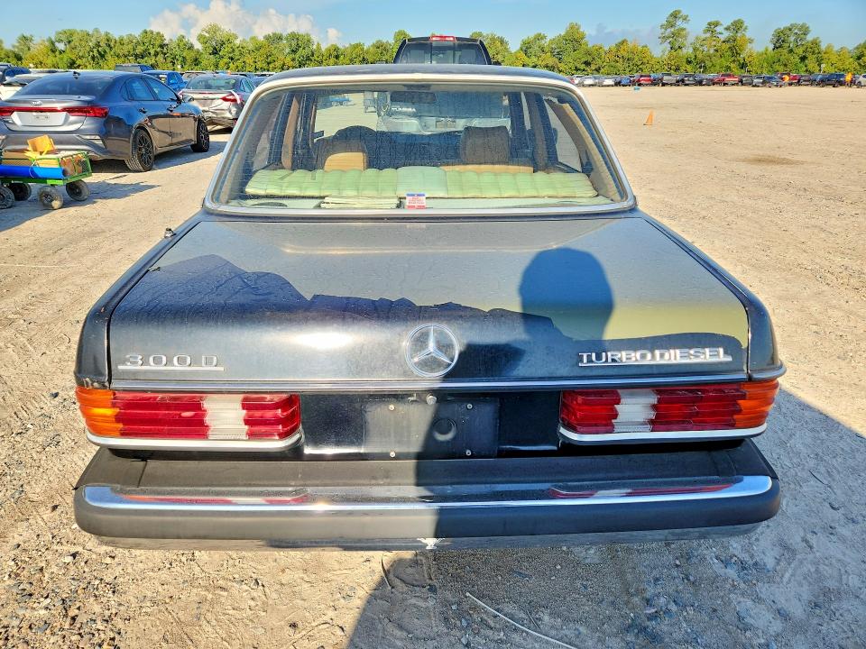 Aukcja sprzedaży 1981 Mercedes-benz 300, vin: WDBAB30A1BB240835, numer aukcji: 68390016