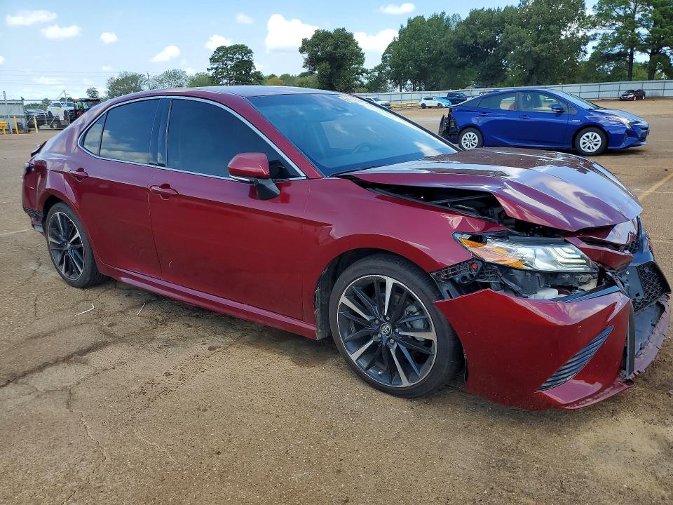 Aukcja sprzedaży 2018 Toyota Camry, vin: 4T1B61HKXJU571942, numer aukcji: 68689266