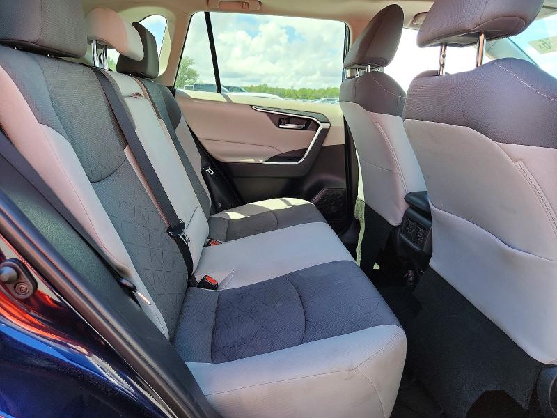 Auction sale of the 2021 Toyota Rav4, vin: 2T3W1RFV8MW172809, lot number: 67985066