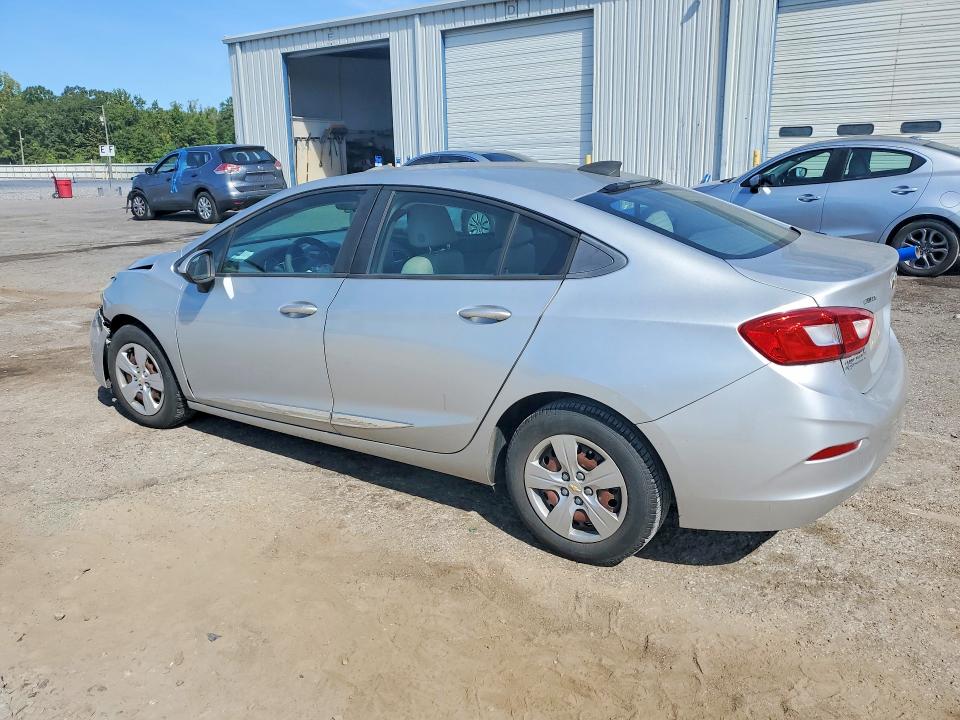 67821146 :رقم المزاد ، 1G1BC5SM4J7173504 vin ، 2018 Chevrolet Cruze مزاد بيع
