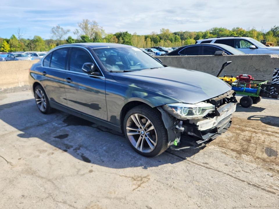 2017 Bmw 330 მანქანა იყიდება აუქციონზე, vin: WBA8D9G3XHNU61424, აუქციონის ნომერი: 70004936
