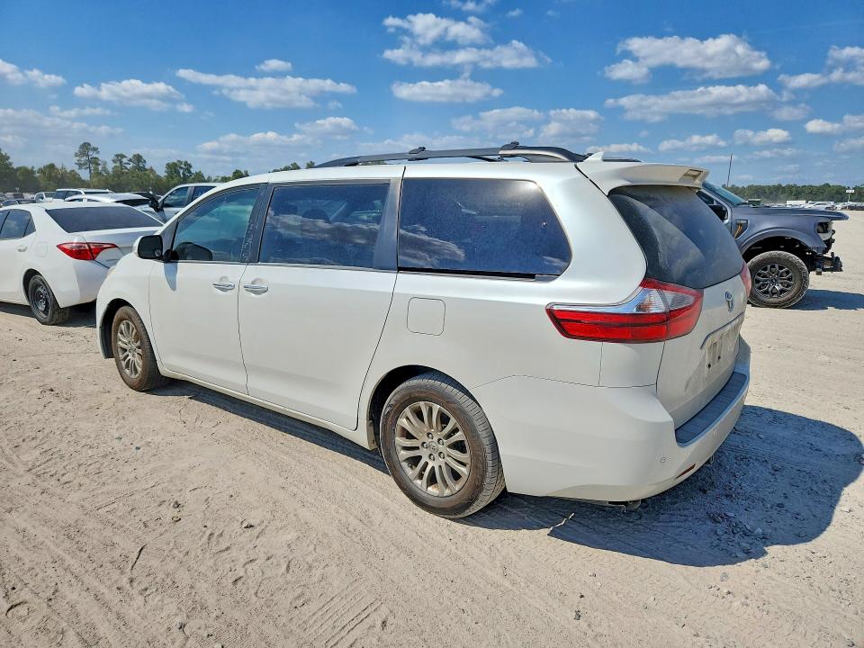 Продажа на аукционе авто 2015 Toyota Sienna, vin: 5TDYK3DC4FS644688, номер лота: 70970166