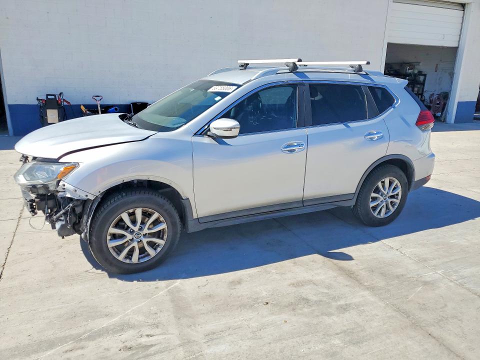 Продажа на аукционе авто 2017 Nissan Rogue, vin: 5N1AT2MV5HC854856, номер лота: 69755006