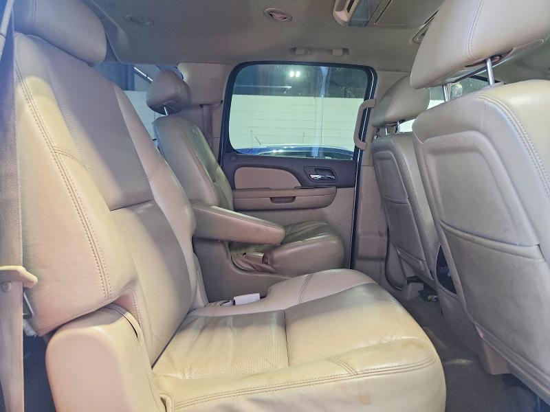 68558146 :رقم المزاد ، 1GNUKKE39AR246110 vin ، 2010 Chevrolet Suburban مزاد بيع