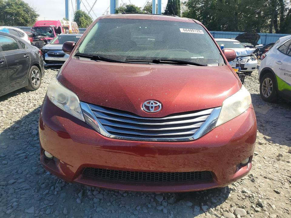 2017 Toyota Sienna მანქანა იყიდება აუქციონზე, vin: 5TDYZ3DC8HS831575, აუქციონის ნომერი: 68499126