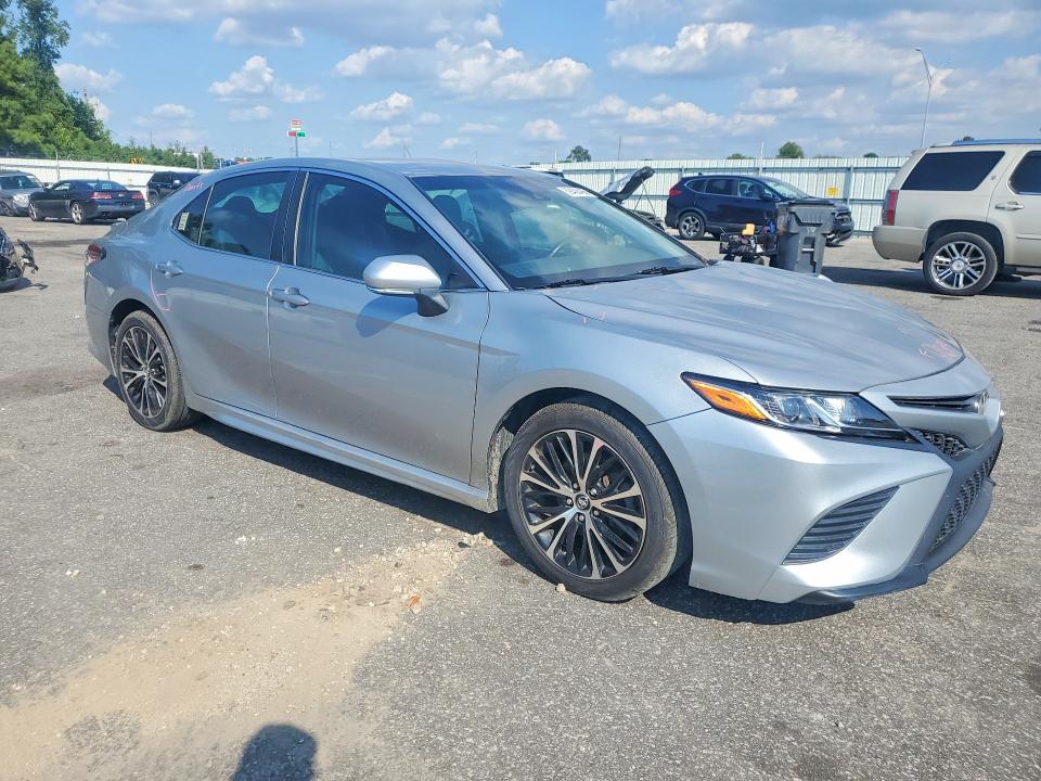 2018 Toyota Camry მანქანა იყიდება აუქციონზე, vin: 4T1B11HK4JU147882, აუქციონის ნომერი: 69438466