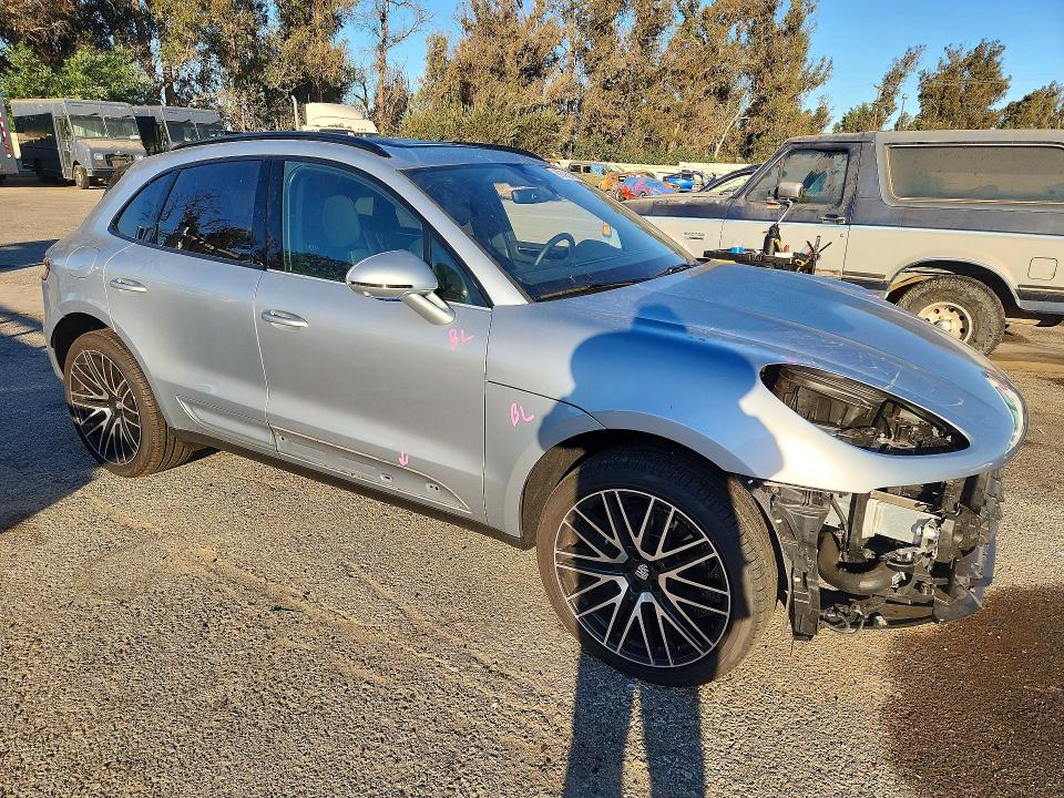 2026 Porsche Macan მანქანა იყიდება აუქციონზე, vin: WP1AA2A58TLB11677, აუქციონის ნომერი: 69396146