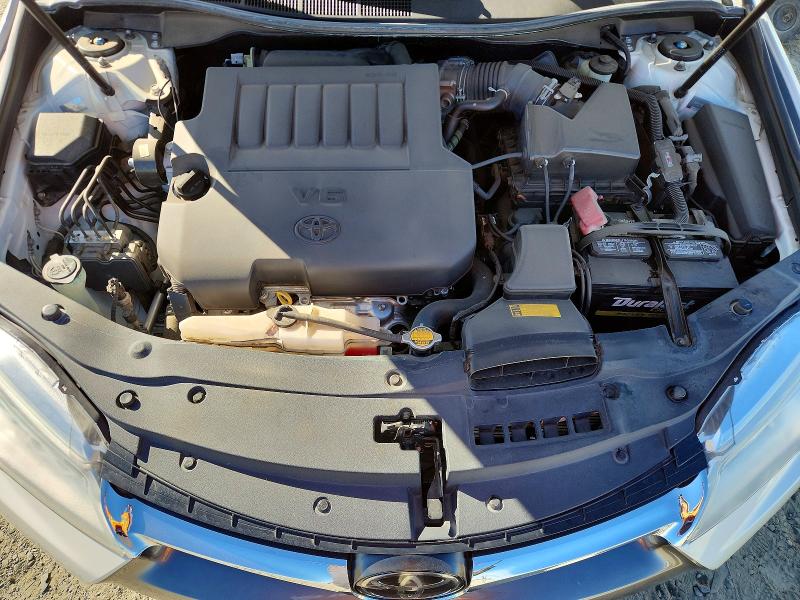 70351566 :رقم المزاد ، 4T1BK1FK2FU561332 vin ، 2015 Toyota Camry مزاد بيع