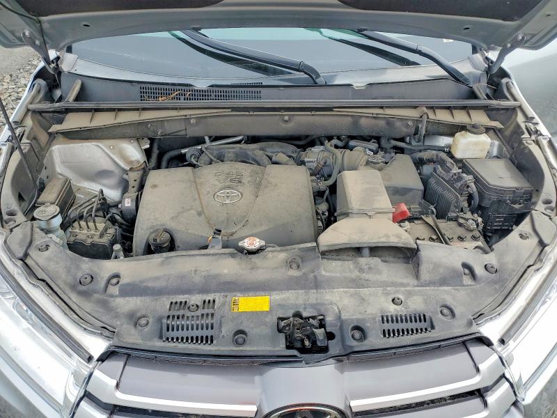 Продаж на аукціоні авто 2018 Toyota Highlander, vin: 5TDJZRFH7JS555506, номер лоту: 68099466