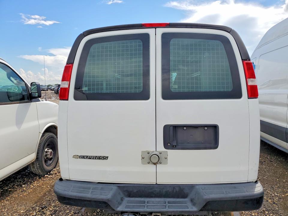 67285606 :رقم المزاد ، 1GCWGAFP3M1197276 vin ، 2021 Chevrolet Express G2500 مزاد بيع