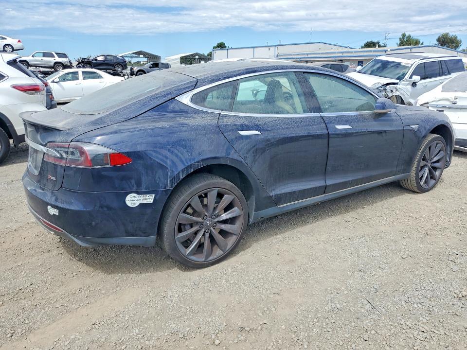 2013 Tesla Model S მანქანა იყიდება აუქციონზე, vin: 5YJSA1DP8DFP06935, აუქციონის ნომერი: 68047886