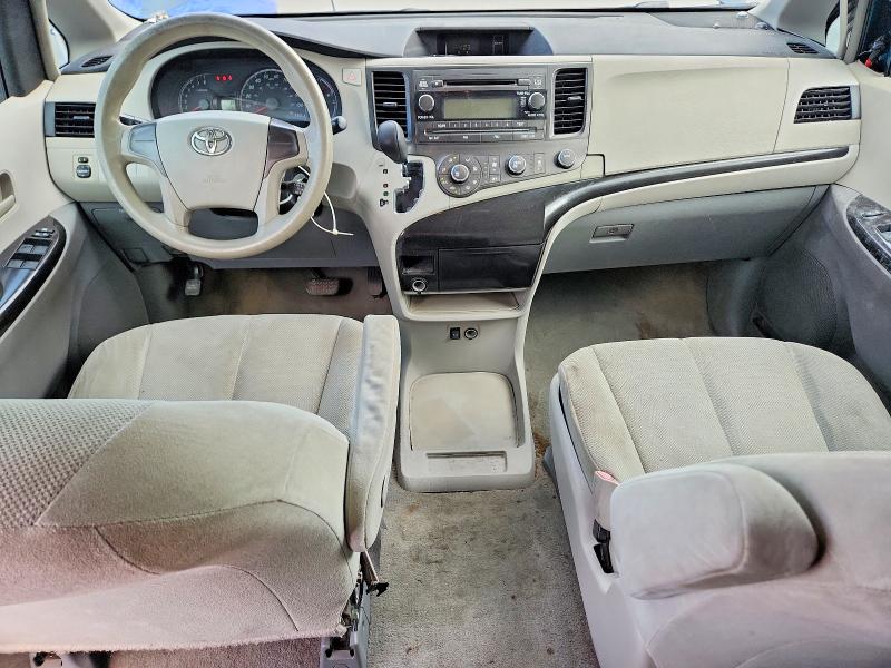 2011 Toyota Sienna მანქანა იყიდება აუქციონზე, vin: 5TDZK3DC4BS025040, აუქციონის ნომერი: 70353156