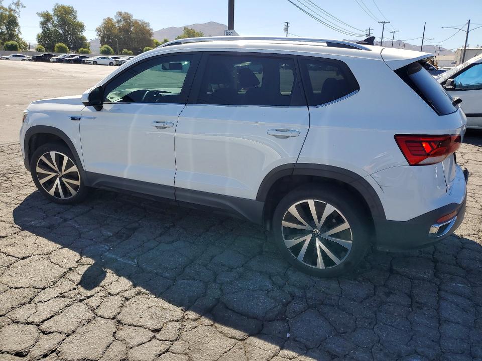 Продажа на аукционе авто 2022 Volkswagen Taos, vin: 3VVRX7B26NM040258, номер лота: 67370306