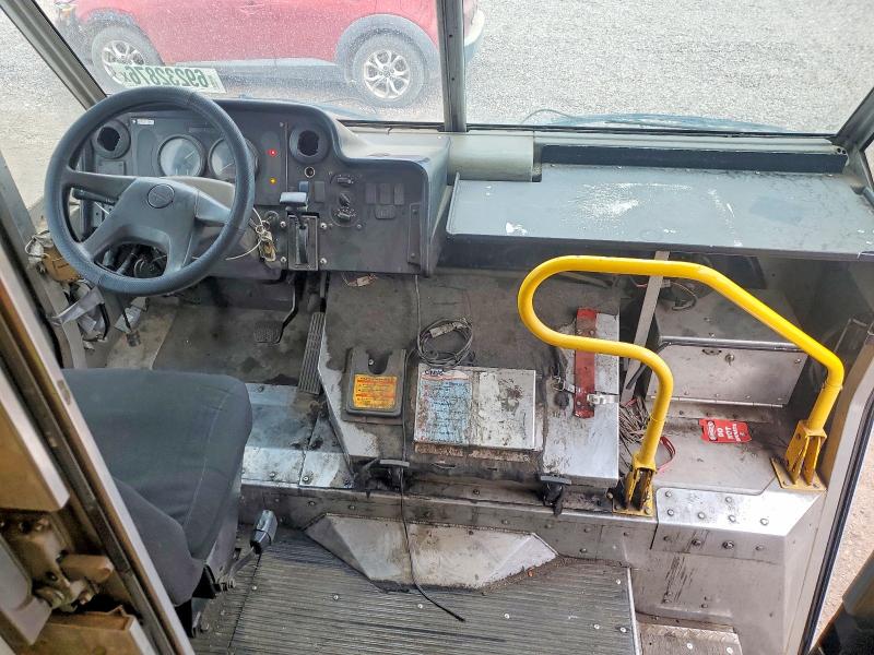 2004 Freightliner Mt45 Chassis მანქანა იყიდება აუქციონზე, vin: 4UZAANBW14CM64480, აუქციონის ნომერი: 69232876