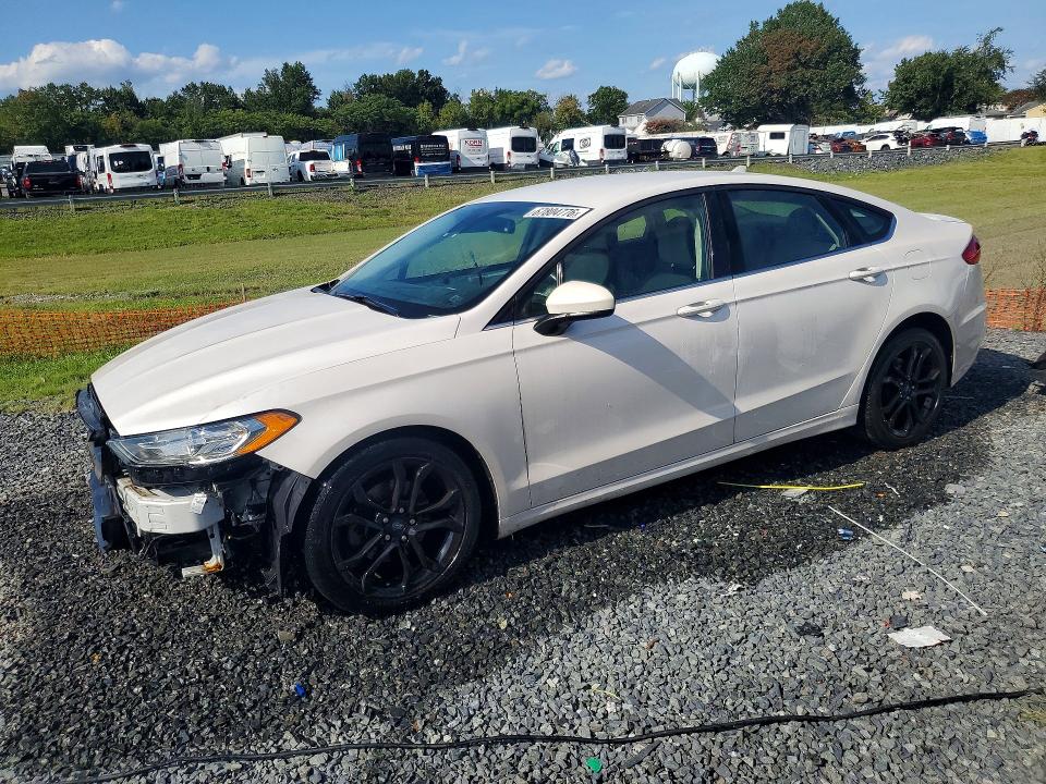 67804776 :رقم المزاد ، 3FA6P0HD5KR228341 vin ، 2019 Ford Fusion مزاد بيع