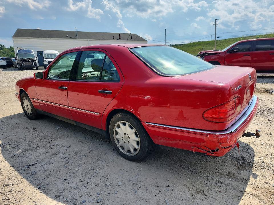67178546 :رقم المزاد ، WDBJF65H9XA725961 vin ، 1999 Mercedes-benz E مزاد بيع