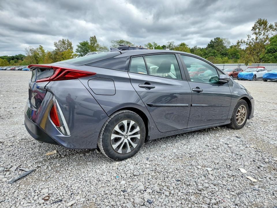 2022 Toyota Prius Prime მანქანა იყიდება აუქციონზე, vin: JTDKAMFP4N3201147, აუქციონის ნომერი: 70327696