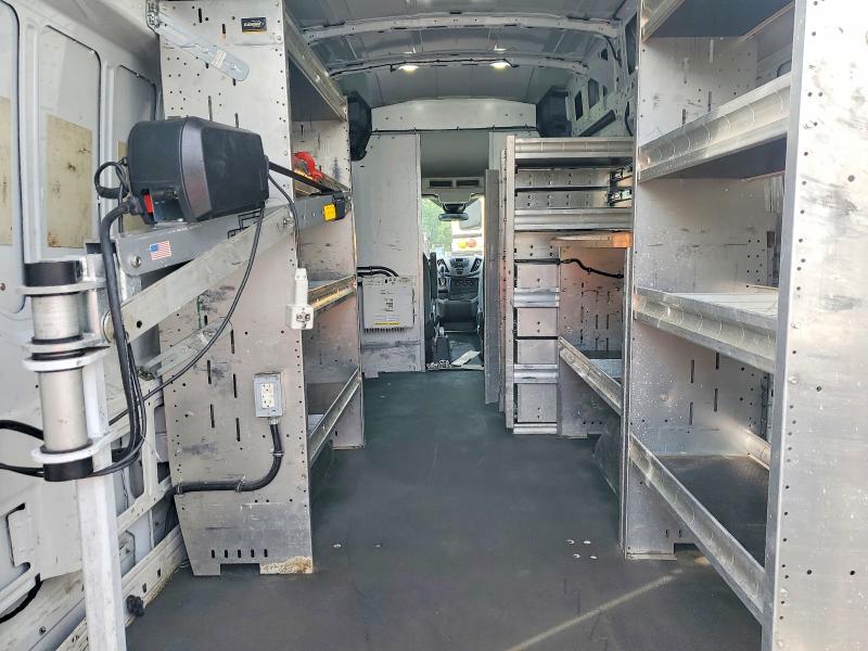 69465366 :رقم المزاد ، 1FTBF4XM4JKA33015 vin ، 2018 Ford Transit مزاد بيع