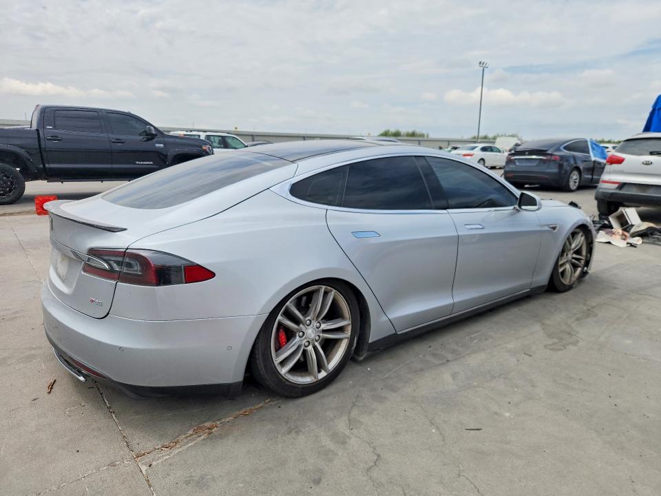 67531516 :رقم المزاد ، 5YJSA1H1XEFP53147 vin ، 2014 Tesla Model S مزاد بيع