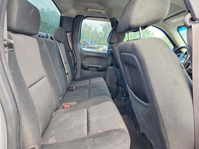 Auction sale of the 2013 Chevrolet Silverado, vin: 1GCRKSE04DZ313835, lot number: 69119666