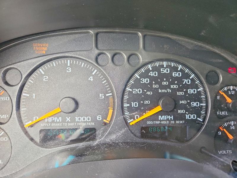69032086 :رقم المزاد ، 1GNCT18W0YK104630 vin ، 2000 Chevrolet Blazer مزاد بيع