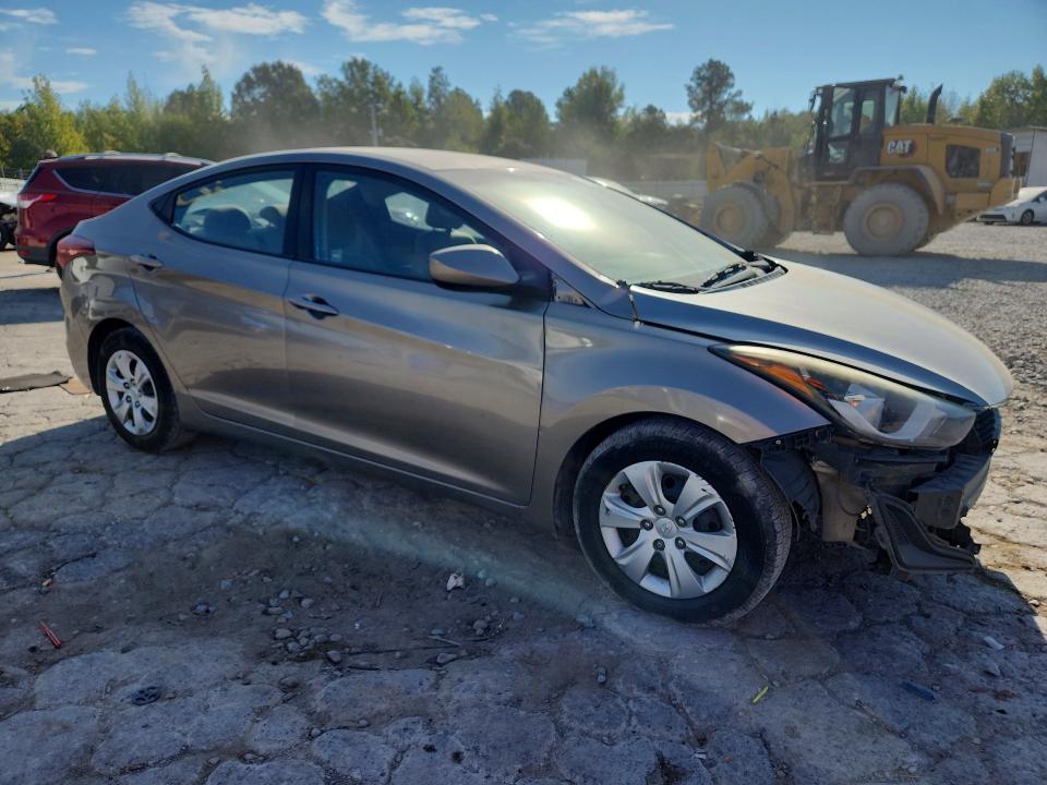 2016 Hyundai Elantra მანქანა იყიდება აუქციონზე, vin: 5NPDH4AE8GH763165, აუქციონის ნომერი: 71051106