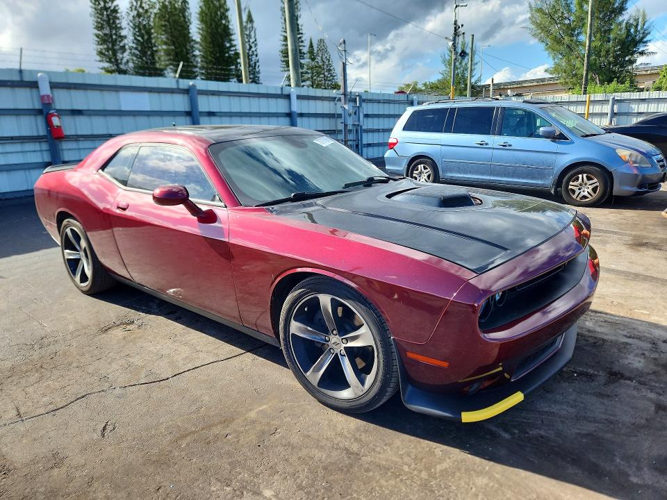 70797896 :رقم المزاد ، 2C3CDZBT6JH178400 vin ، 2018 Dodge Challenger مزاد بيع